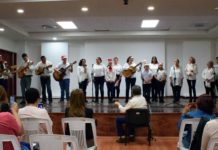 Ofrece IRCA muestra navideña del taller de guitarra