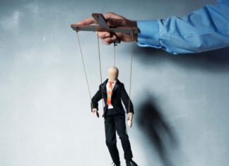 Qué es el “breadcrumbing” o las migajas emocionales usadas como método para manipular a otros