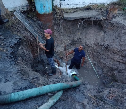 Atiende COMAPA fuga de agua en planta de reebombeo Granjas