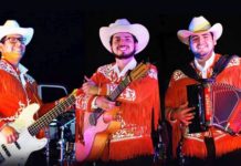 Invita Alcalde Carlos Peña Ortiz a bailar en la plaza con los Norteños de Río Bravo