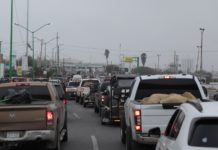 Se incrementan las filas en puentes internaiconales por retorno de Paisanos