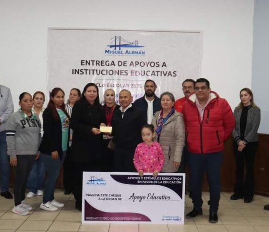 Entregan apoyos a 30 planteles de educación básica, por un monto aproximado a los 200 mil pesos