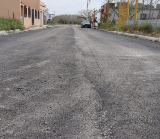 Inauguran obra de pavimentación asfáltica en la calle río Sena