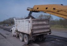 Aplican rehabilitación de pavimento de la Av. Sendero Nacional