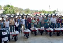 Entrega Gobierno del Estado paquetes de aves de postura y huertos de traspatio