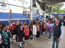 Reitera Chucho Nader Compromiso con el Sector Educativo