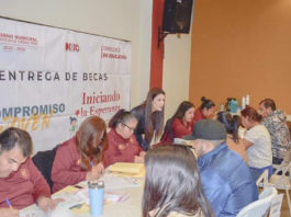 Aplican entrega de las becas “Iniciando la Esperanza” y “Compromiso