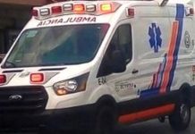 Unidad médica auxilia a persona atropellada en concurrido boulevard