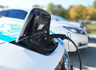 Crean batería para vehículo eléctrico que puede cargarse en 5 minutos