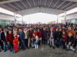 Recibieron familias de Bugambilias apoyo del Gobierno de Carlos Peña Ortiz