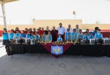 Sueños de estudiantes cumplidos por Alcalde de Reynosa, con entrega de instrumentos