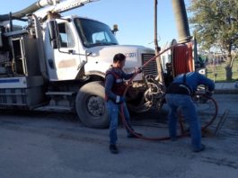 Realizó COMAPA limpieza de drenaje sanitario en colonia Campestre Itavu