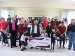Alumnos del Centro de Atención Múltiple (CAM) “Juanita Balderas López” reciben becas