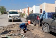 Atiende COMAPA fuga de agua potable en fraccionamiento Halcón