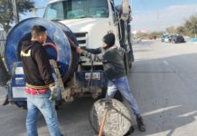 Ejecuta COMAPA sondeo de drenaje sanitario en la colonia La Escondida