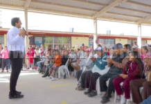 Ciudadanos se benefician con programas en audiencia pública en Rincón de las Flores