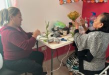 Adultos mayores disfrutan de actividades en Casas Club