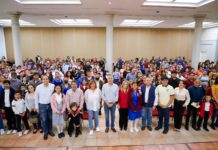 Encabeza Chucho Nader Nueva Entrega de Becas Municipales