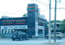 Ratero amaga a empleados de tienda con pistola para robar dinero de las ventas del día