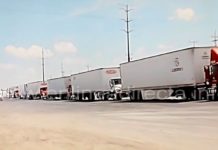 Siguen las largas filas de camiones en puentes internacionales de Tamaulipas