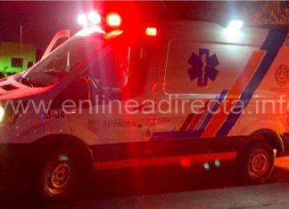 Unidad médica auxilia a persona lesionada tras haber sido atropellada