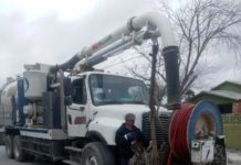 Sondeó COMAPA drenajes sanitarios en colonias del Sector Granjas