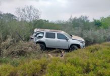 Vuelca unidad en carretera a Soto la Marina deja daños materiales