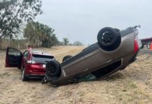 Se impactan y vuelcan camionetas en carretera a González