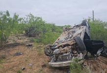 Muere tras volcarse en carretera a Nuevo Laredo