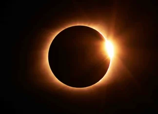 Astronauta da consejos para observar el eclipse solar del próximo 8 de abril