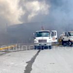 Bomberos sofocan voraz incendio en comercializadora Treviño (1)