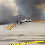 Bomberos sofocan voraz incendio en comercializadora Treviño (6)