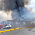 Bomberos sofocan voraz incendio en comercializadora Treviño (7)