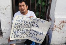Hondureño pide apoyo económico para poder regresar a su país