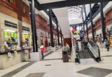 Urge dren pluvial para mitigar inundaciones en la zona de los mercados