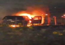 Bomberos sofocan incendio en unidad en concurrida avenida