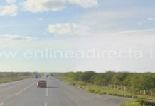 Rateros amagan con pistola a su víctima para robarle su unidad