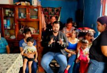 Mujeres guerreras se reunen para escuchar propuestas del candidato