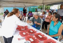 Familias reciben en sus colonias todos los servicios en materia de salud