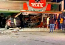 Aparatoso accidente deja cuantiosos daños materiales y caos vehicular