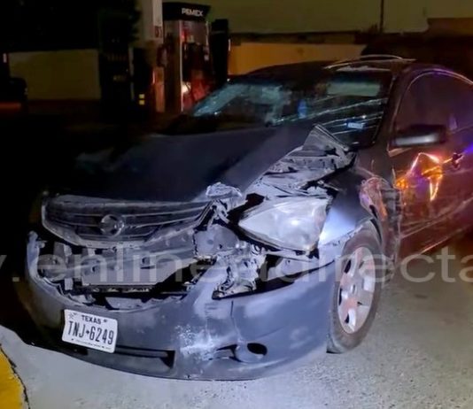 Chocan unidades en carretera Monterey dejando solo daños materiales