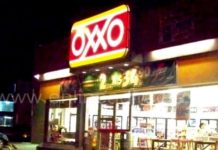 Rateros asaltan tienda Oxxo y se llevan dinero con mercancía diversa