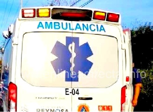 Unidad médica auxiliar a persona atropellada en centro comercial