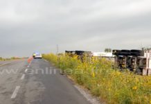 Vuelca tráiler en temible libramiento Sur Dos dejando daños materiales