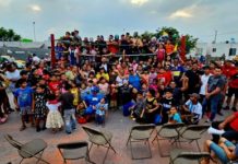 Mauricio “El Caballo negro” festeja a los niños en Valle Soleado