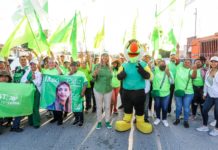 Casa por casa en Jarachina Sur aseguran a Maki Ortiz apoyo para ser Senadora