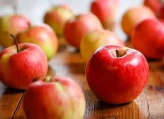 ¿Eres alérgico? Es momento de comer manzanas, ajo y cebolla