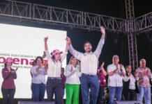 Carlos Peña y Maki Ortiz Unidos, En El Gran 5º Cierre de La Victoria en el Distrito 8 ante más de 12 mil Asistentes, en la Colonia Vista Hermosa