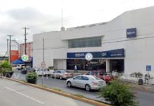 Atienden llamado de asalto a transeúnte afuera de una empresa bancaria