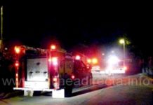 Bomberos acuden a incendio en maderera o tarimera
